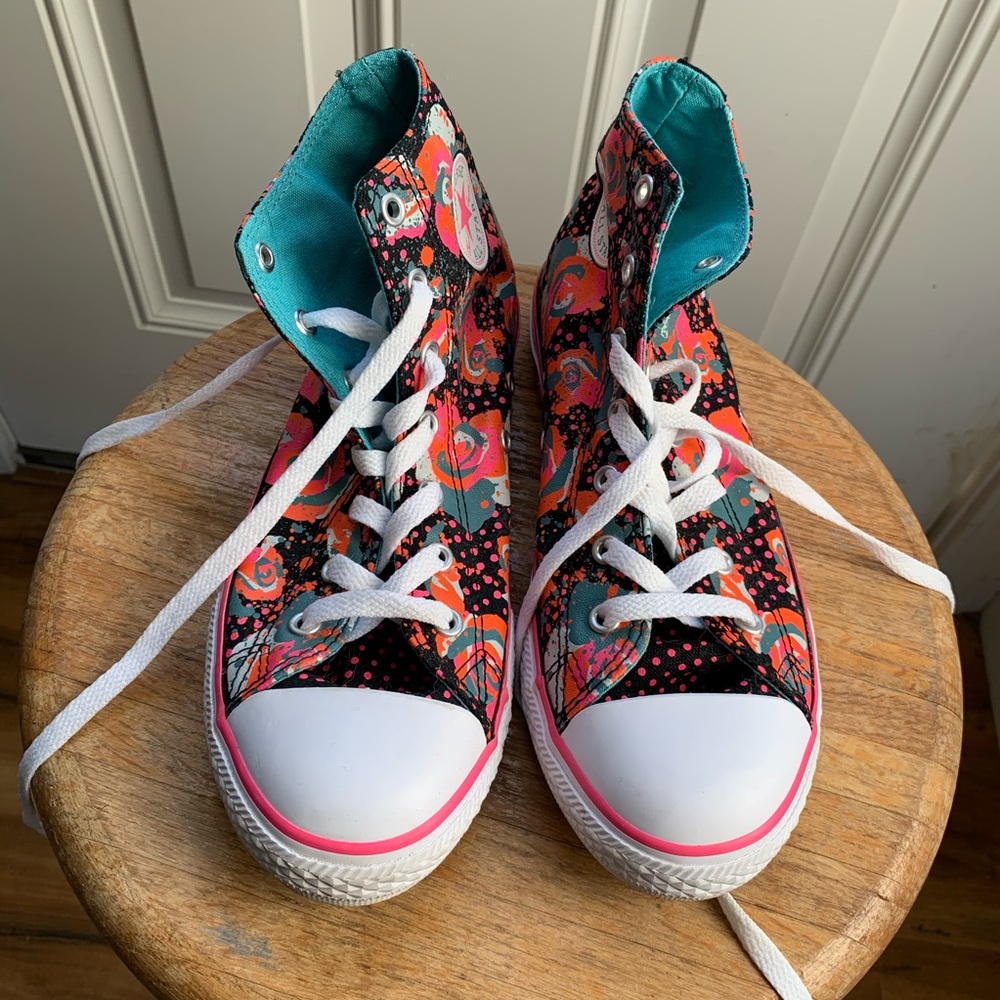 Converse Size 5.5 Junior Hi Top Floral Sneakers